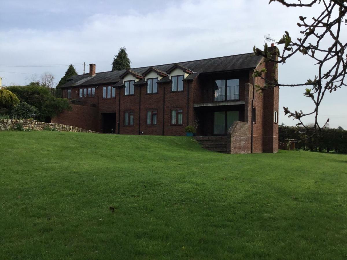 Farm stay Lower Thornton Farm *